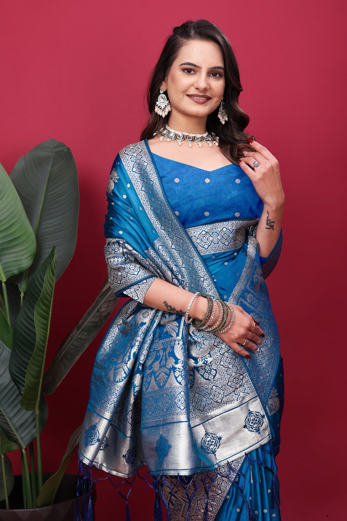 Rajvanshi Silver Zari Banarasi Saree